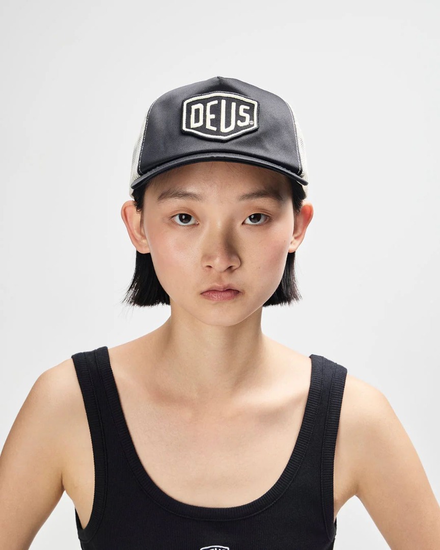 Paris Shield Trucker - Deus ex Machina